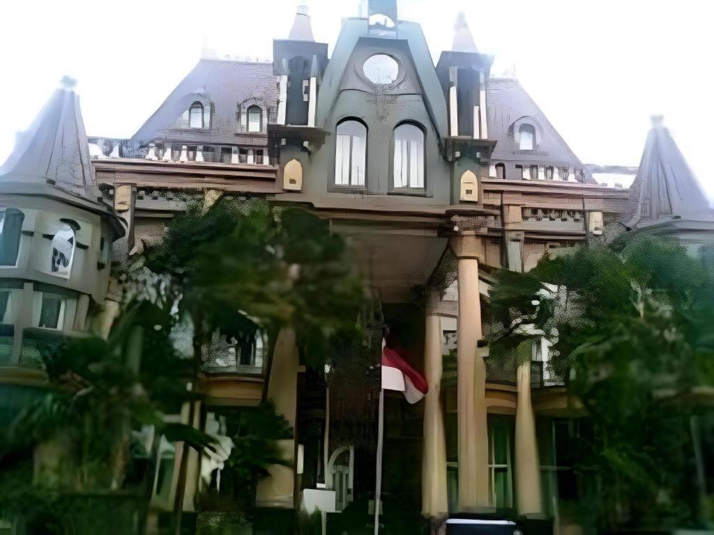 Gajahmada Graha Hotel Malang Exterior photo